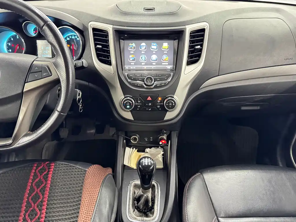 Changan CS35 2014 1.6L MT Luxury IV