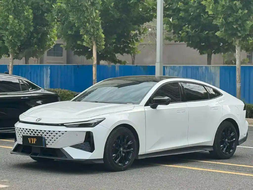 Changan UNI-V 2024 1.5T Luxury Sport
