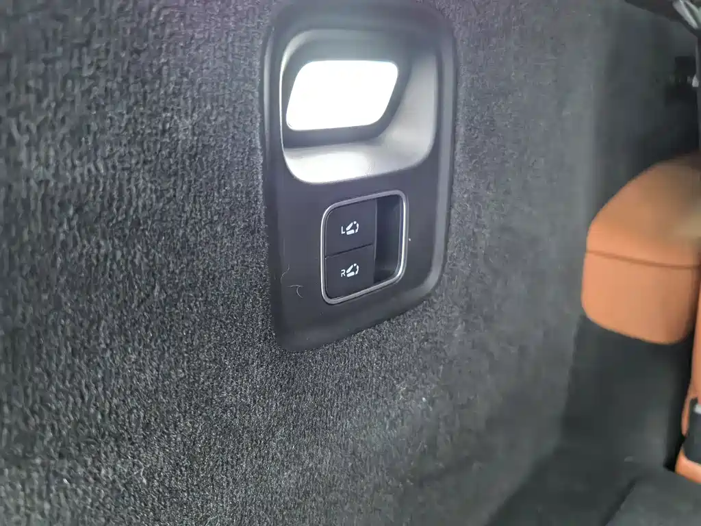 Li Auto Li L8 — миниатюра 19