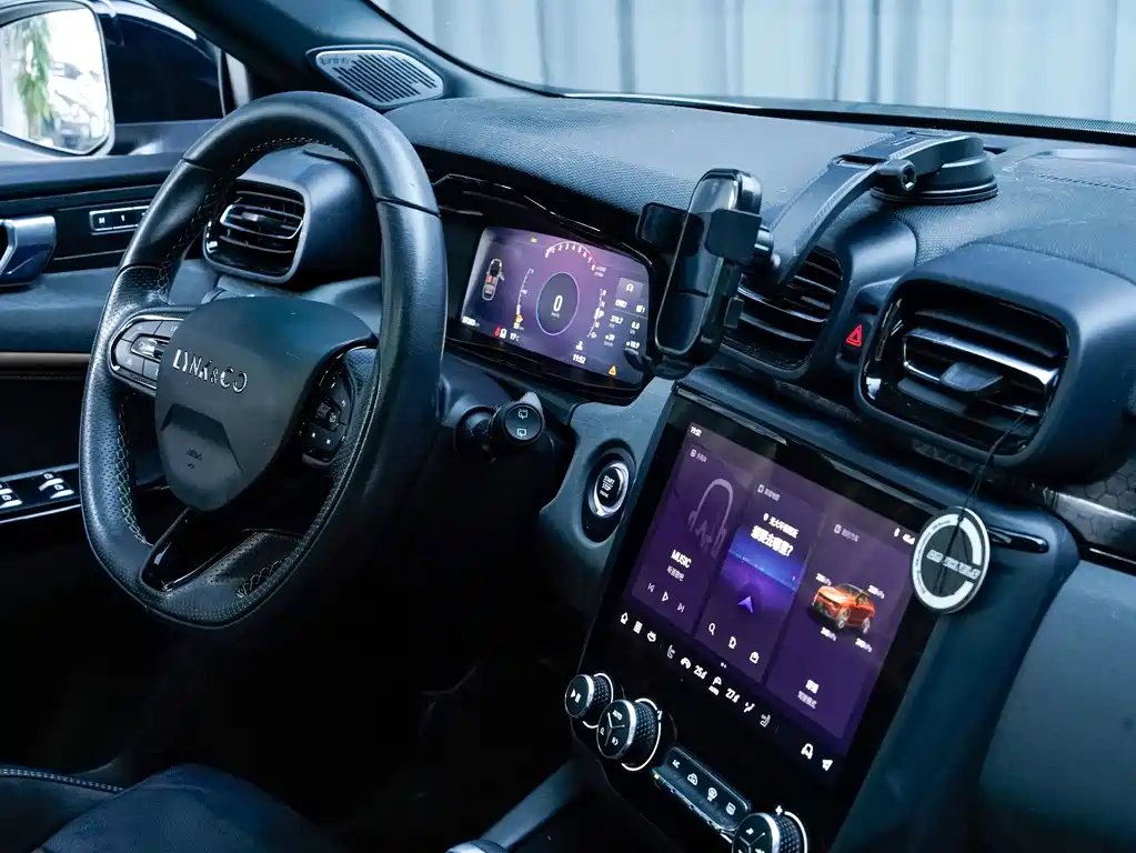 LYNK & CO. 02 HATCHBACK