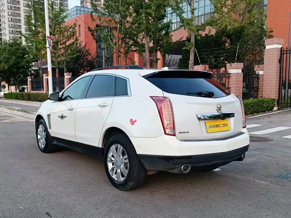 Cadillac SRX — миниатюра 2