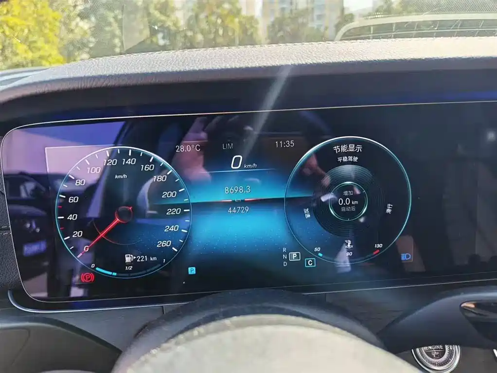 MERCEDES-BENZ E CLASS