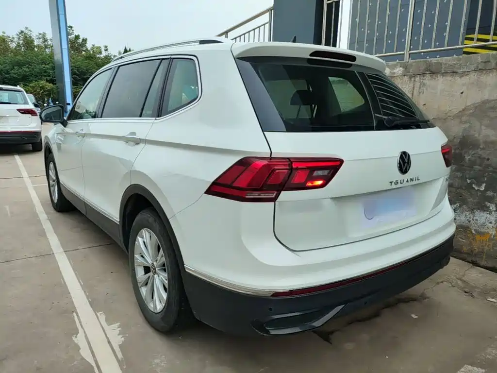 Volkswagen Tiguan L — миниатюра 5