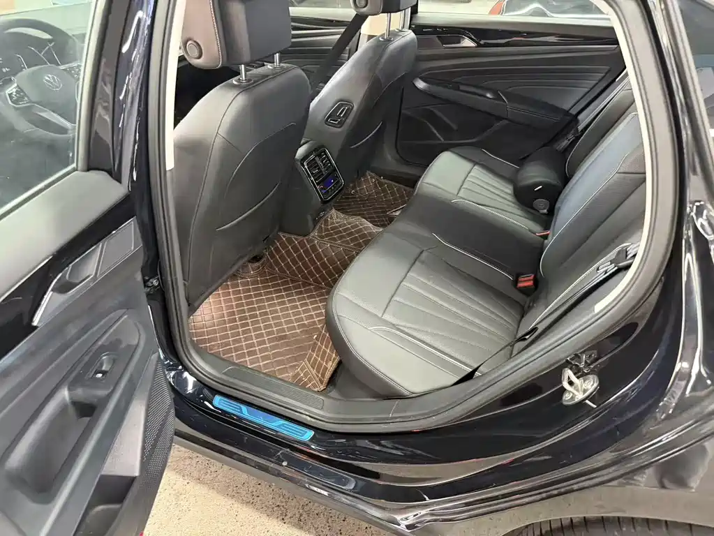 Volkswagen Passat 2024 330TSI Elite