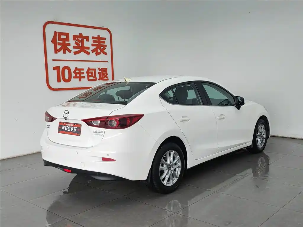Mazda Mazda3 3 2017 1.5L AT Luxury V