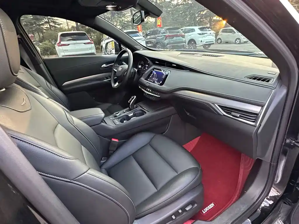 Cadillac XT4 — миниатюра 5
