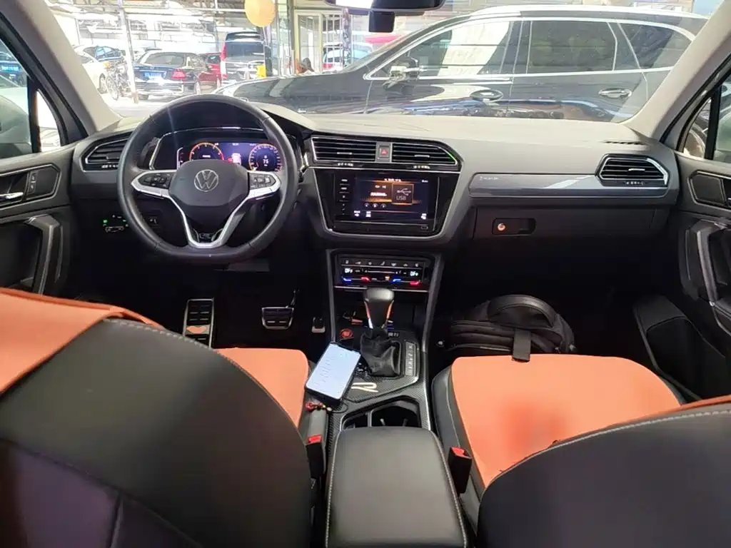 Volkswagen Tiguan L L 2021 330TSI AT R-Line