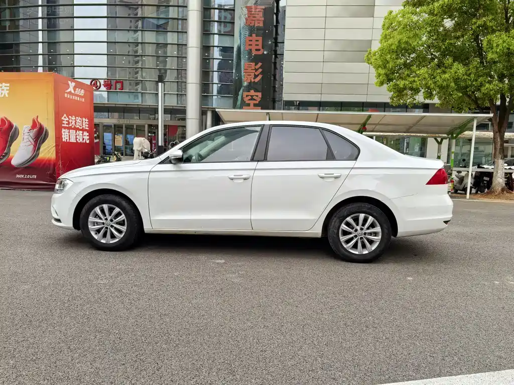 Volkswagen Bora 2016 1.6L AT Comfort