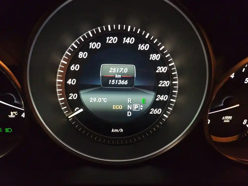 Mercedes-Benz E-Class — миниатюра 13