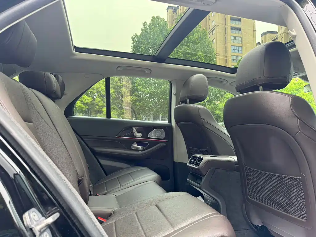 Mercedes-Benz GLE (Import) — миниатюра 16