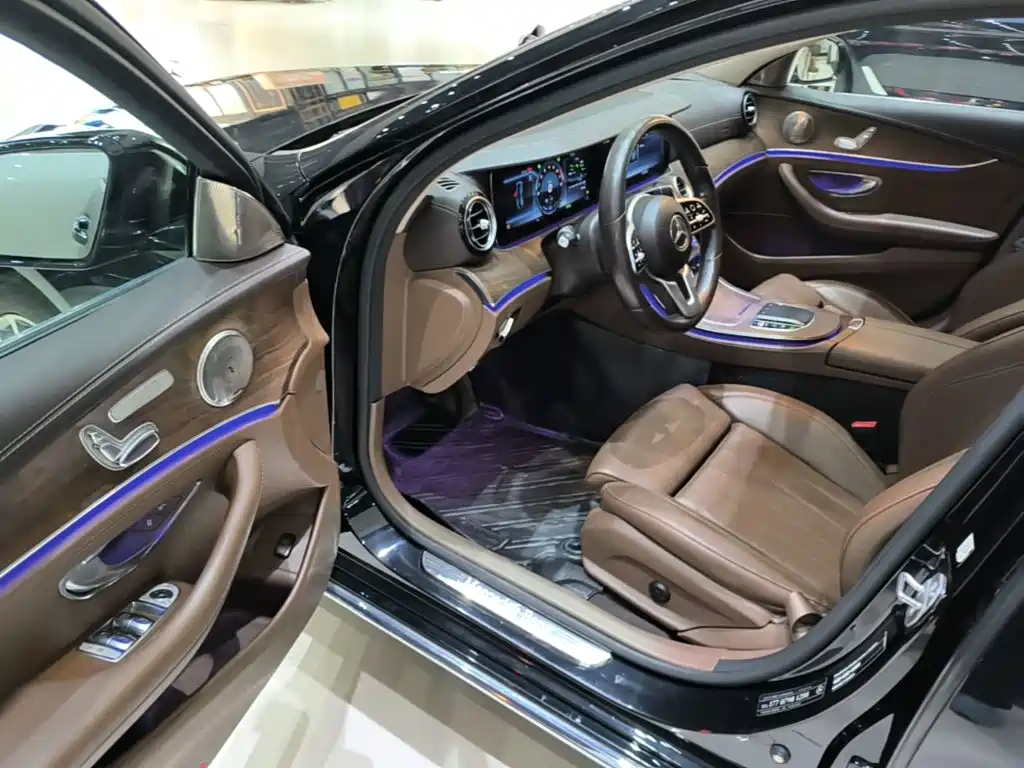 Mercedes-Benz E-Class — миниатюра 16