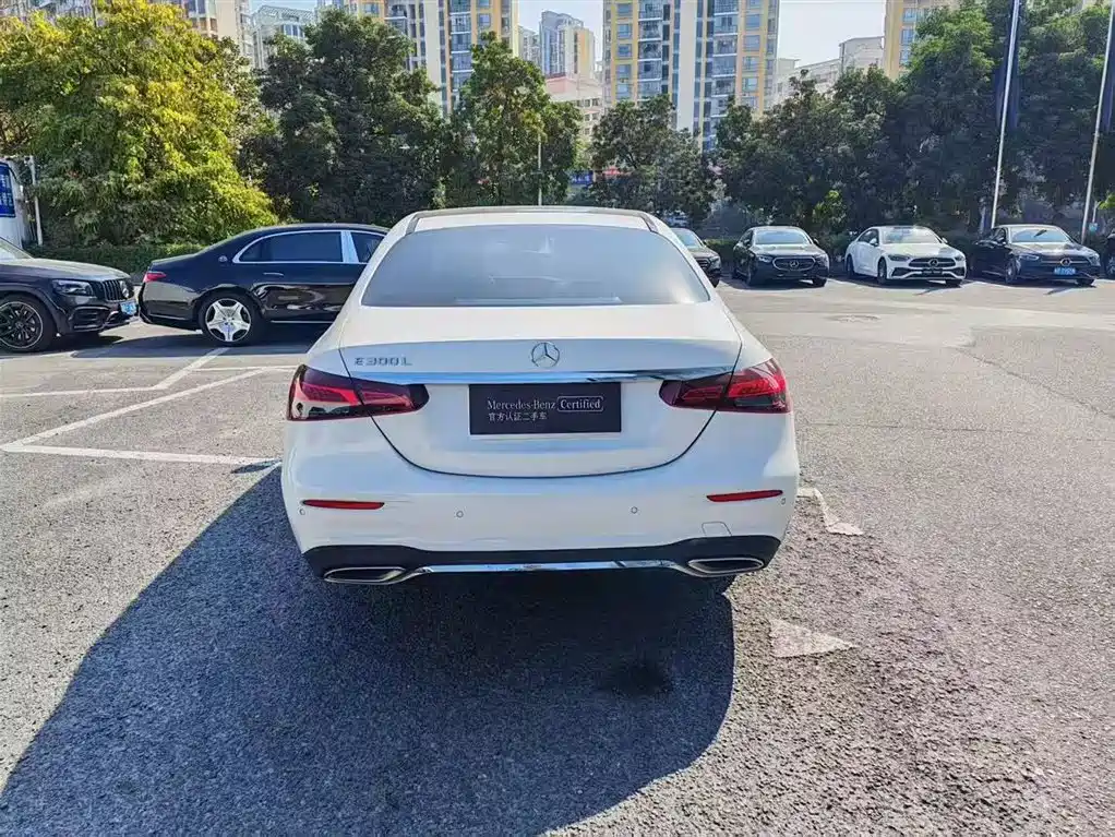 MERCEDES-BENZ E CLASS