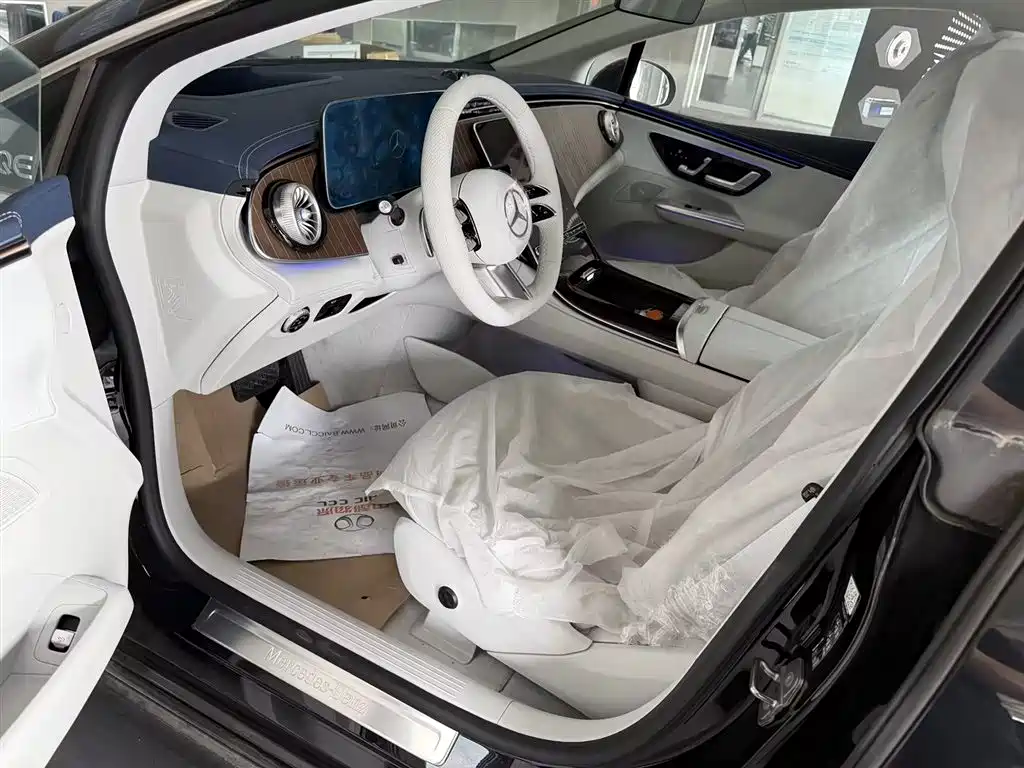 Mercedes-Benz EQE 2025 500 4MATIC Luxury