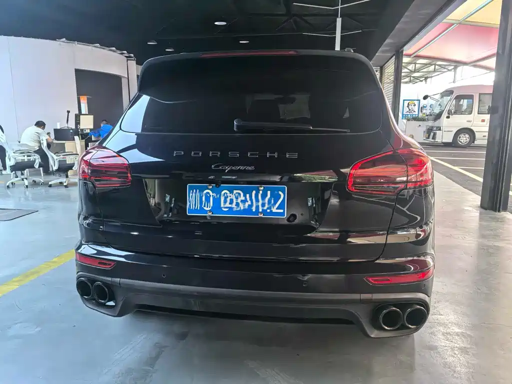 Porsche Cayenne — миниатюра 8