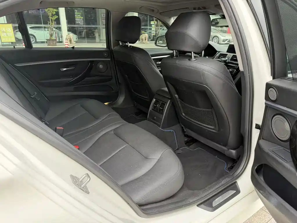 BMW 3 Series — миниатюра 10