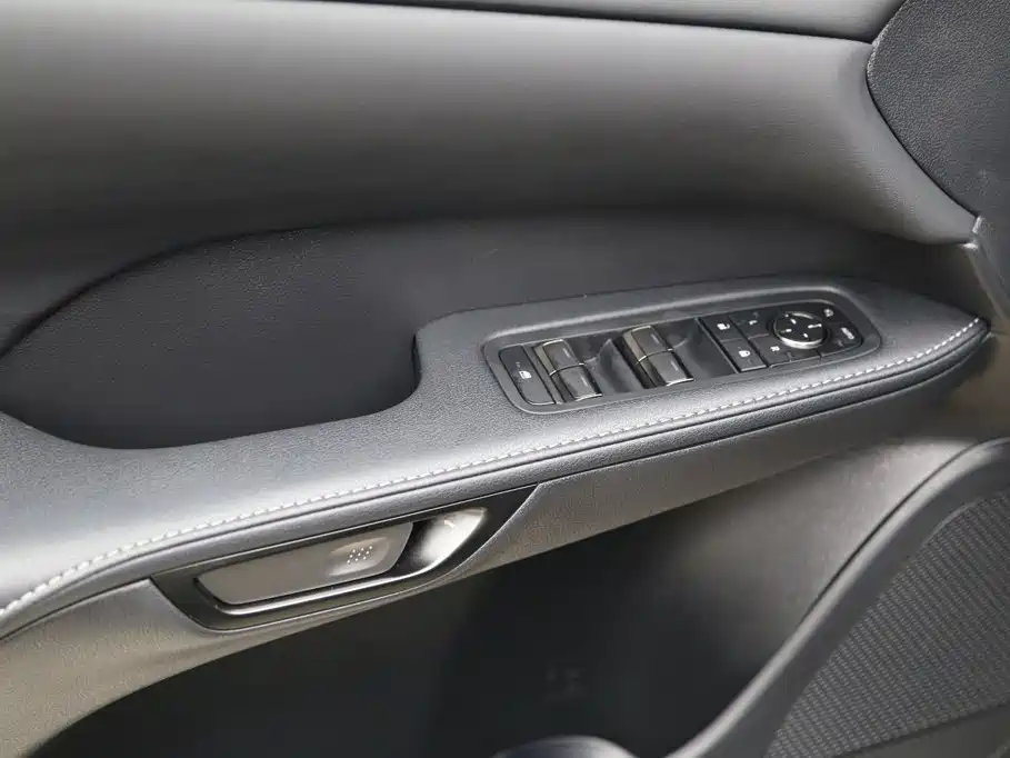 Lexus RX — миниатюра 11
