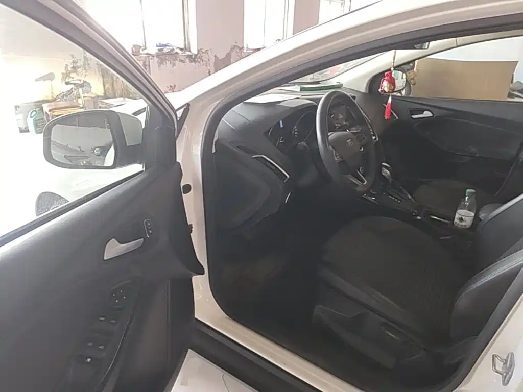 Ford Focus — миниатюра 16