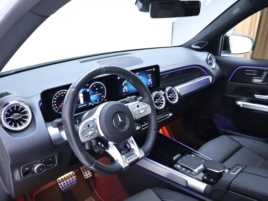 Mercedes-Benz GLB AMG — миниатюра 11