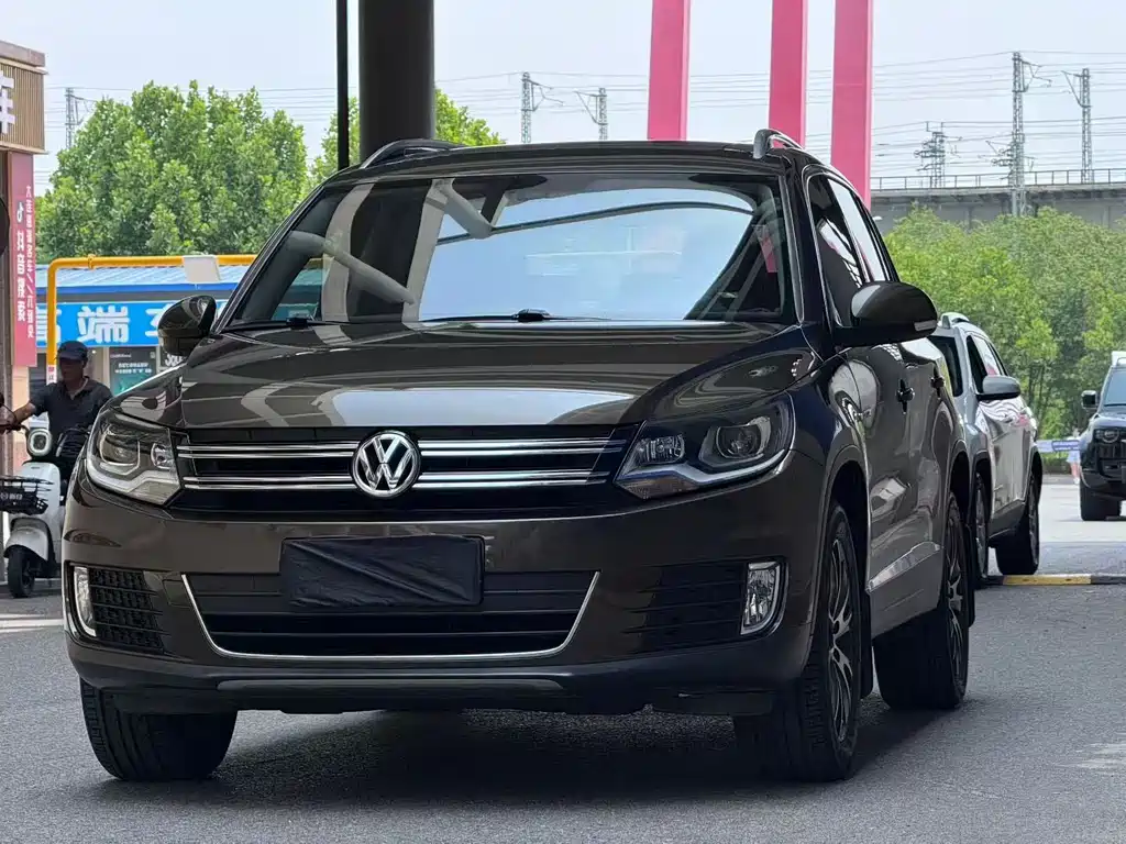 Volkswagen Tiguan 2015 1.8TSI AT Luxury