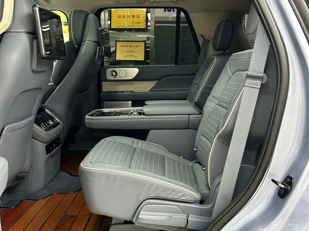 Lincoln Navigator — миниатюра 8