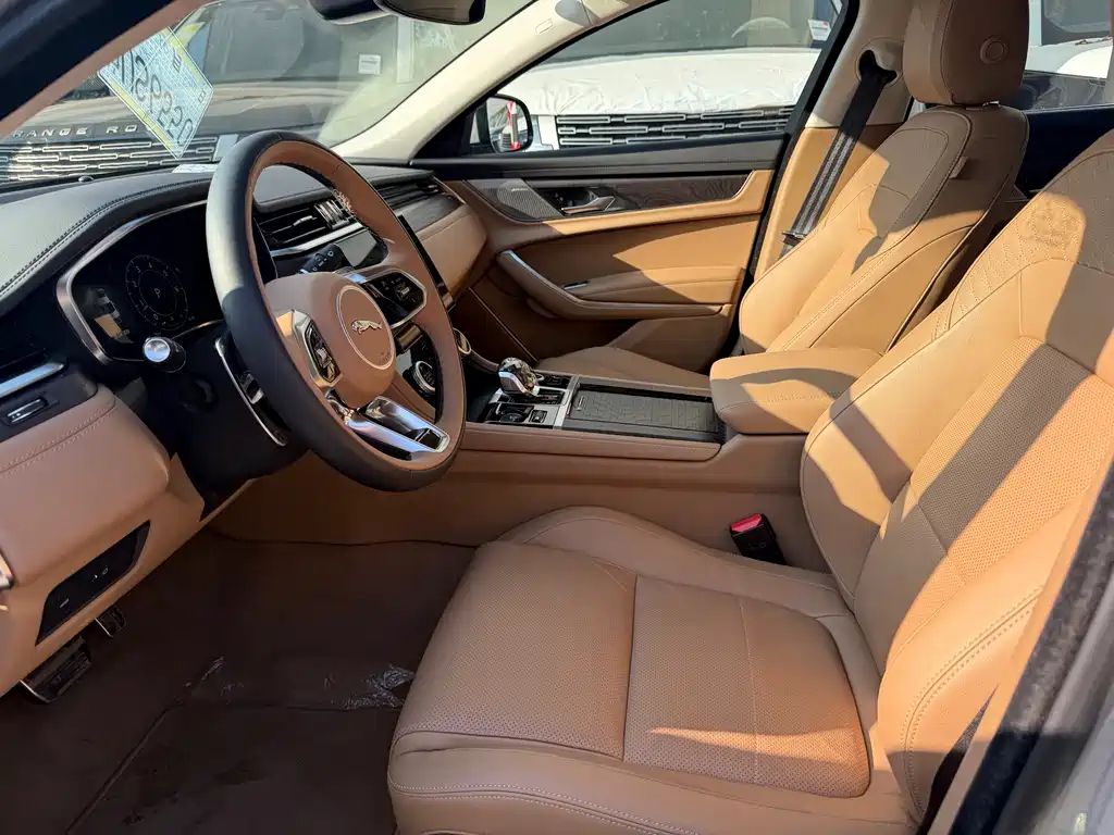 Jaguar XFL — миниатюра 11