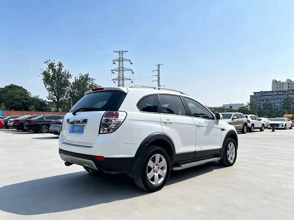 Chevrolet Captiva 2015 2.4L 7 мест