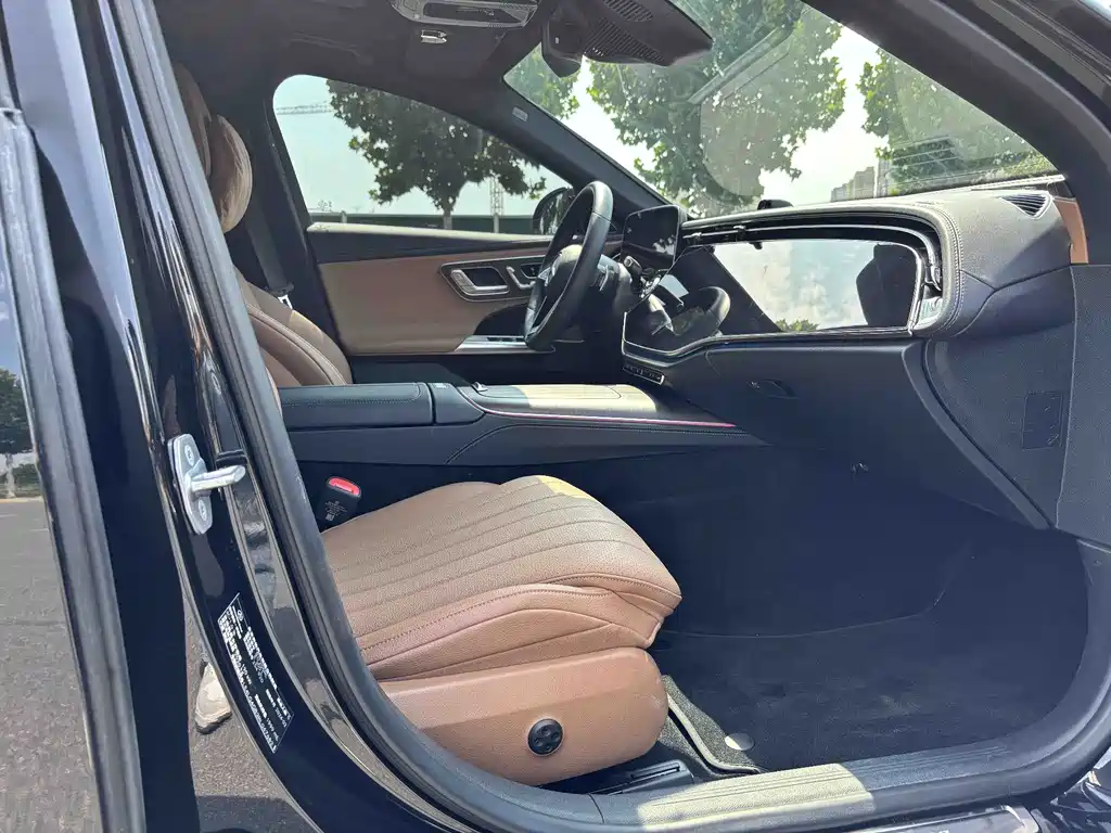 Mercedes-Benz E-Class E 2024 E 300 L Luxury