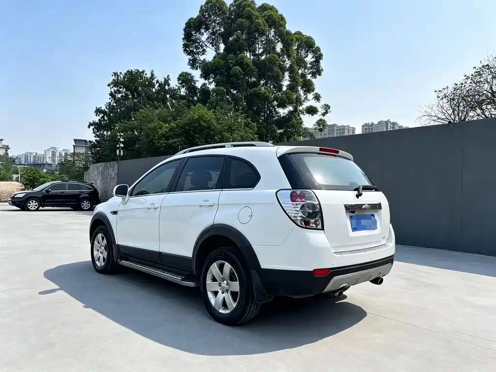 Chevrolet Captiva 2015 2.4L 7 мест