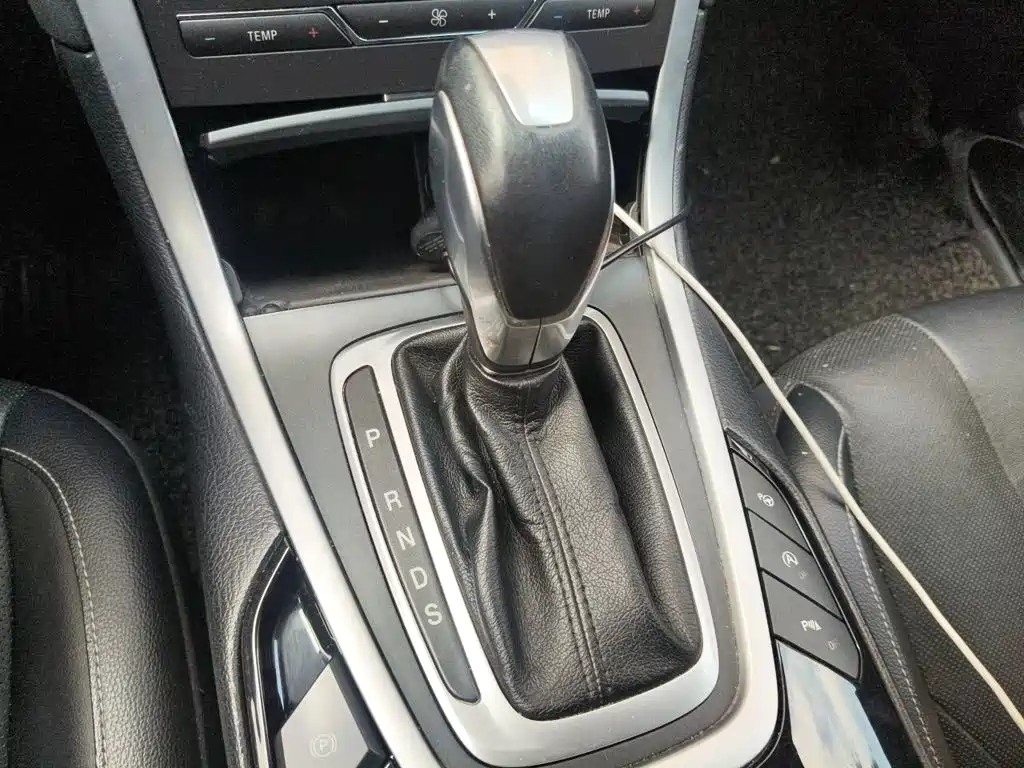 Ford Edge — миниатюра 16