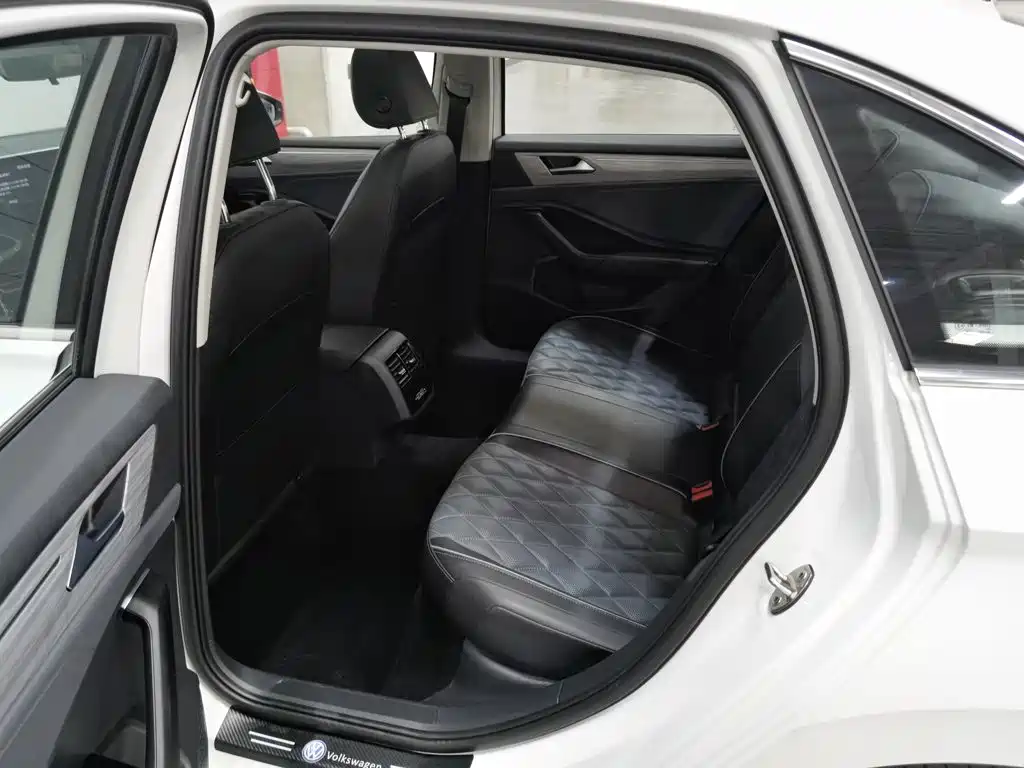 Volkswagen Sagitar — миниатюра 15