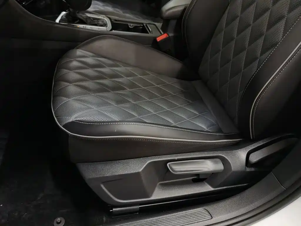 Volkswagen Sagitar — миниатюра 20