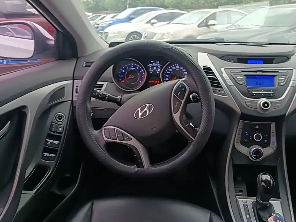 Hyundai Elantra Langdong — миниатюра 11