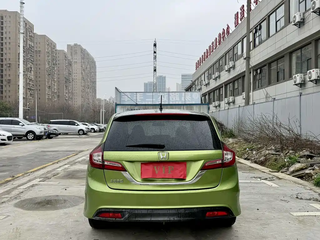 Honda Jade 2013 1.8L CVT Luxury 5 мест