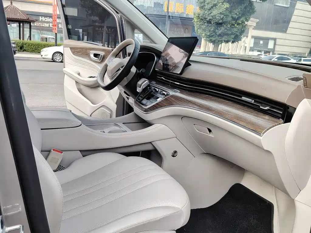 Roewe iMAX8 New Energy — миниатюра 9