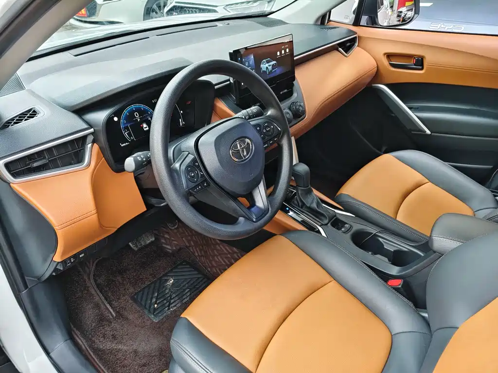 Toyota Corolla Cross — миниатюра 4