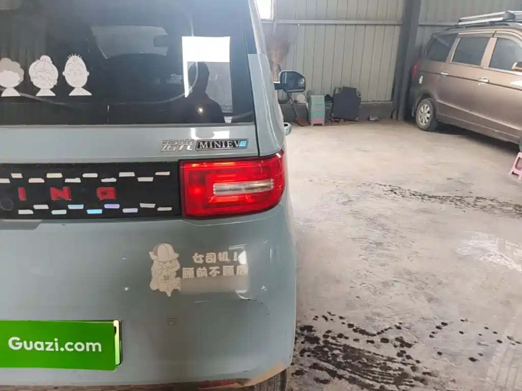 Wuling MINIEV — миниатюра 8