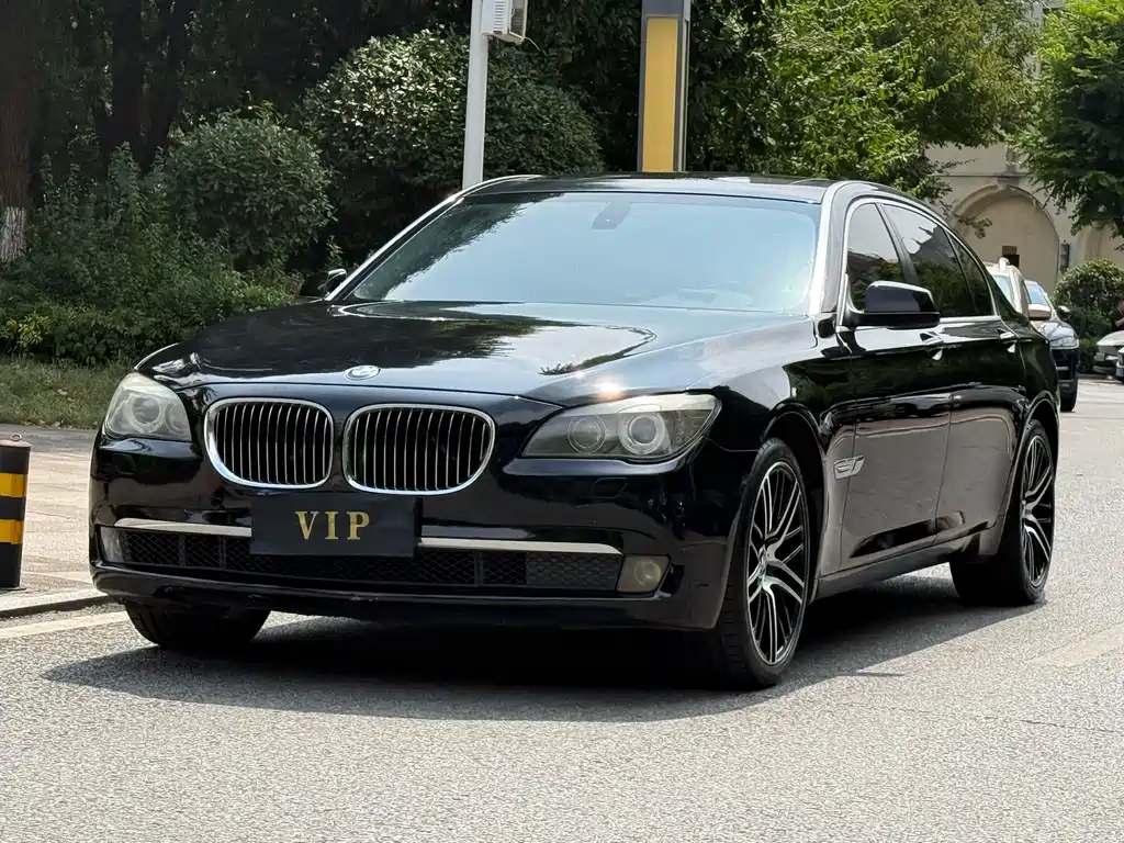 BMW 7 Series — миниатюра 3