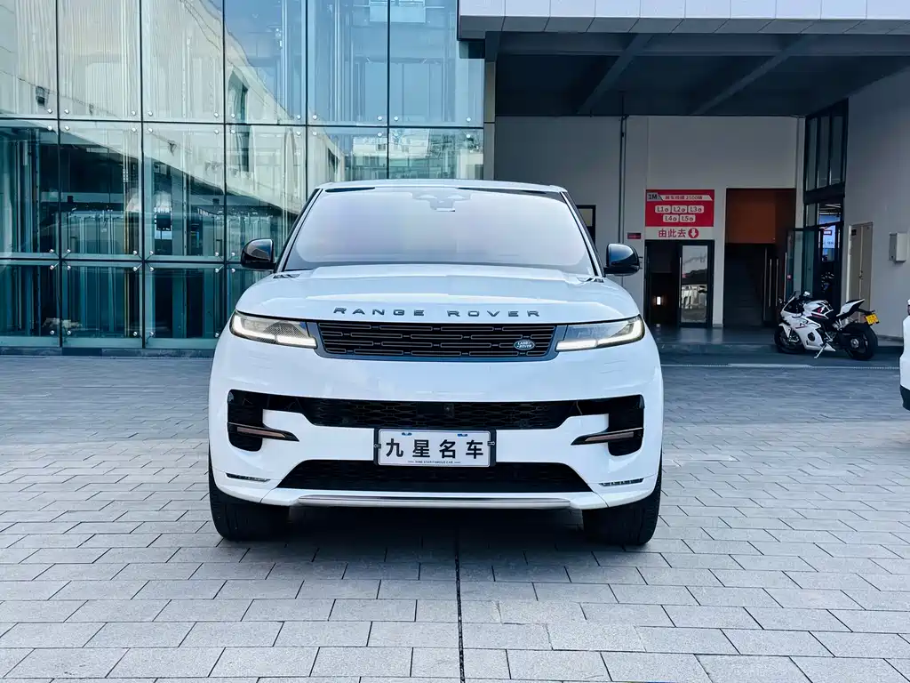 Land Rover Range Rover Sport 2025 400PS Dynamic SE