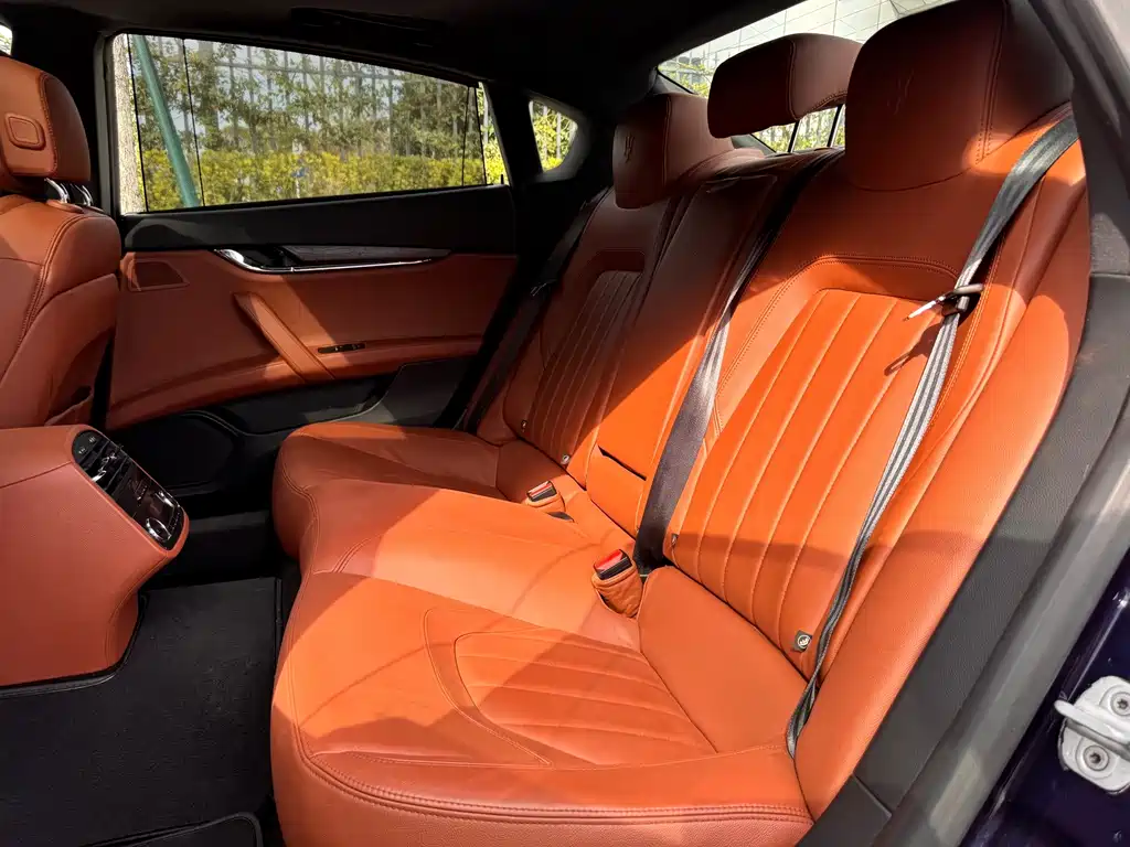 Maserati Quattroporte — миниатюра 9
