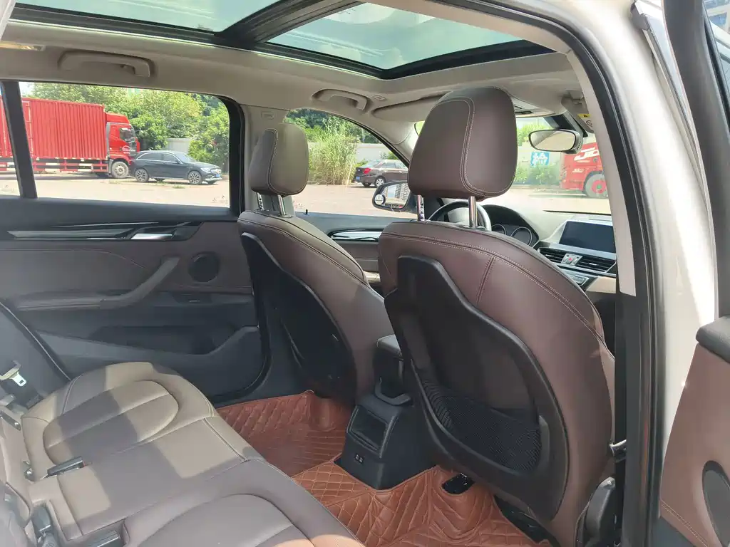 BMW X1 — миниатюра 11