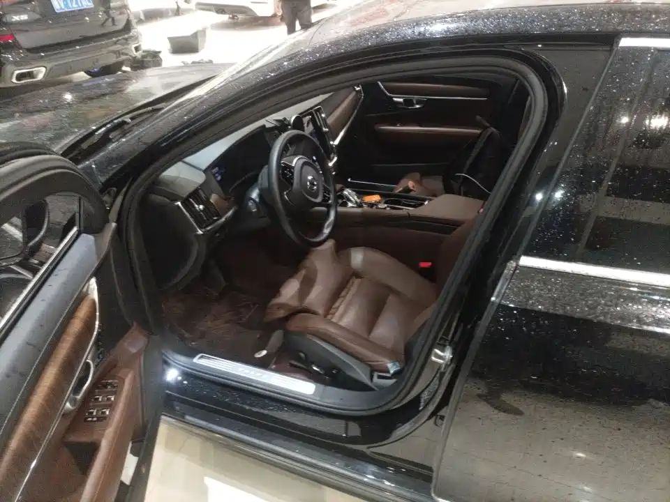 Volvo S90 — миниатюра 3