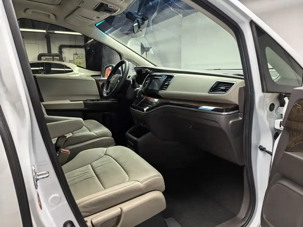Honda Odyssey 2015 2.4L Luxury