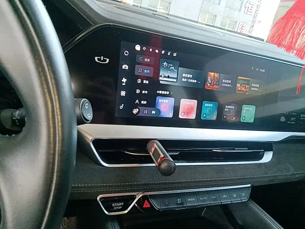 Geely Xingyue L — миниатюра 13