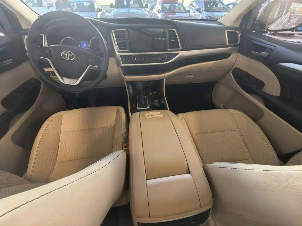 Toyota Highlander — миниатюра 7