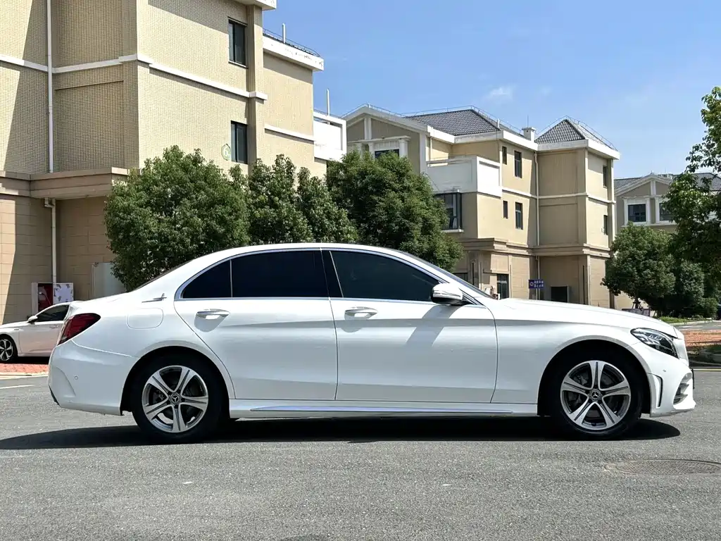 Mercedes-Benz C-Class — миниатюра 3