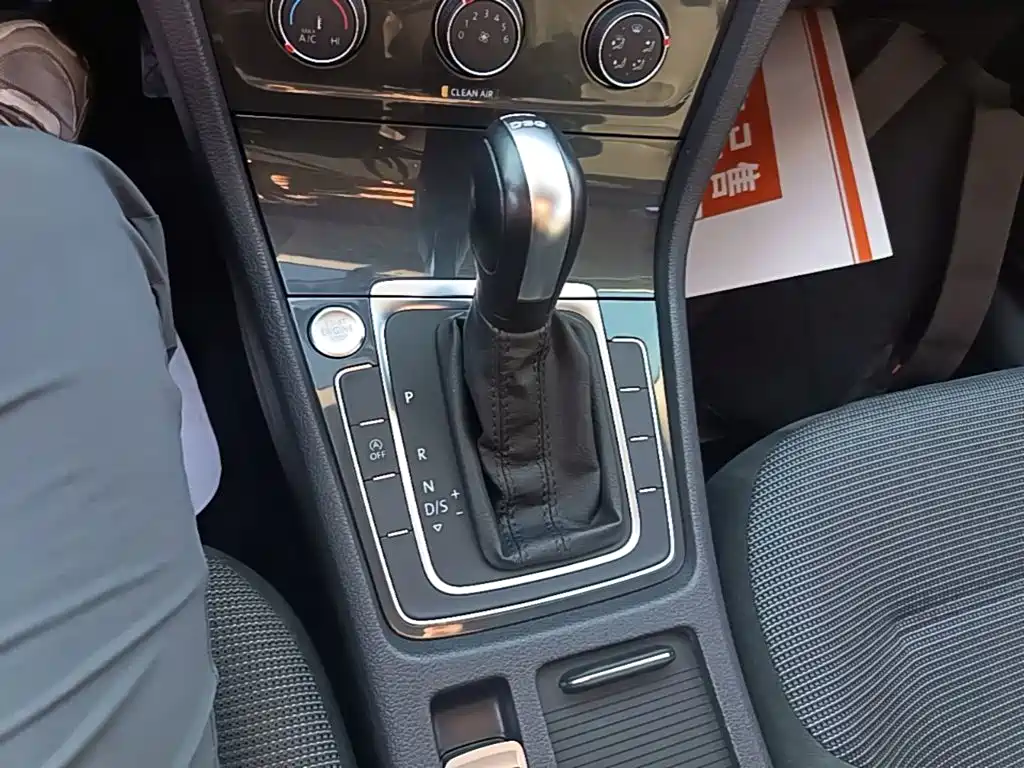 Volkswagen Golf — миниатюра 14