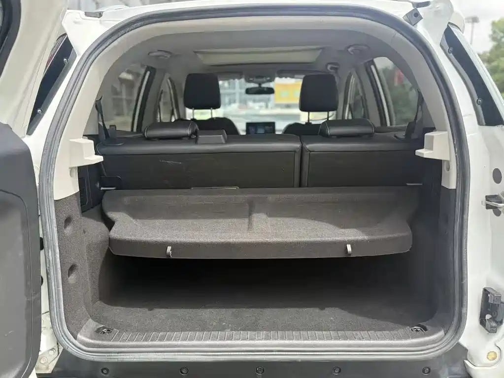 BYD Yuan EV — миниатюра 18