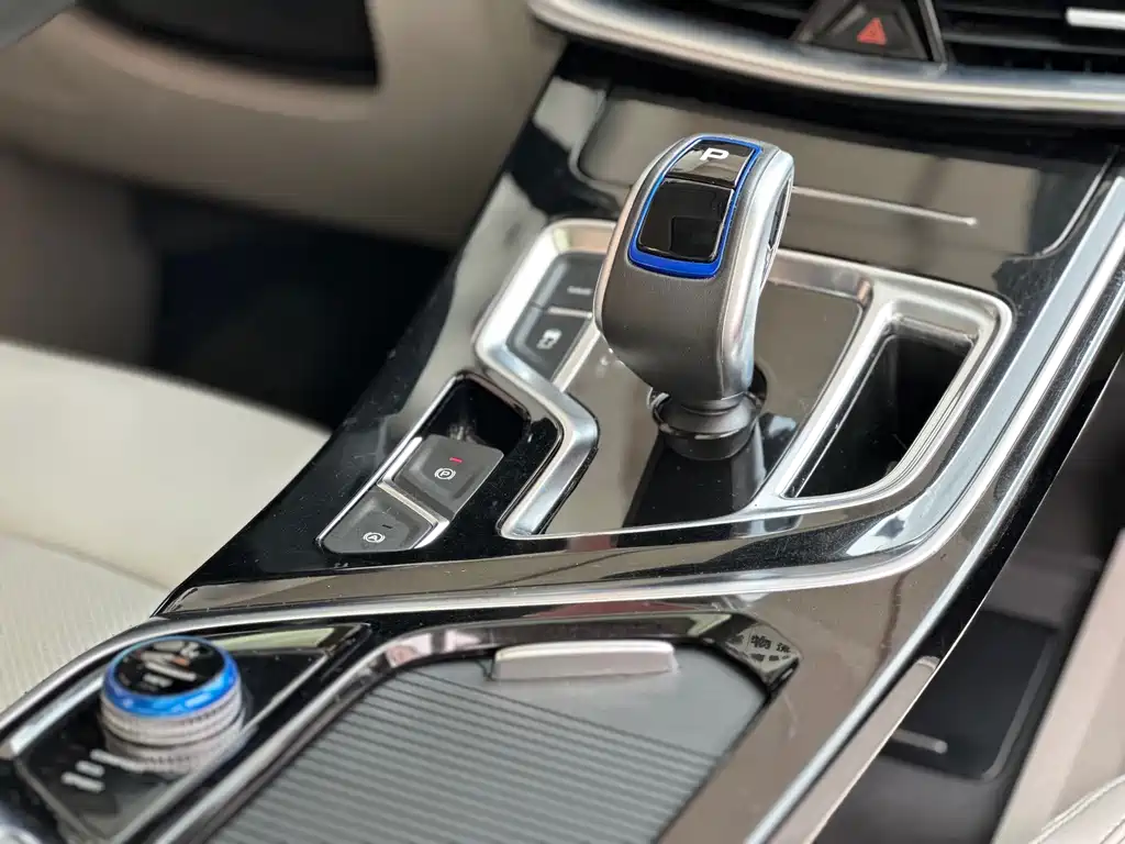 Geely Jia Ji New Energy — миниатюра 17