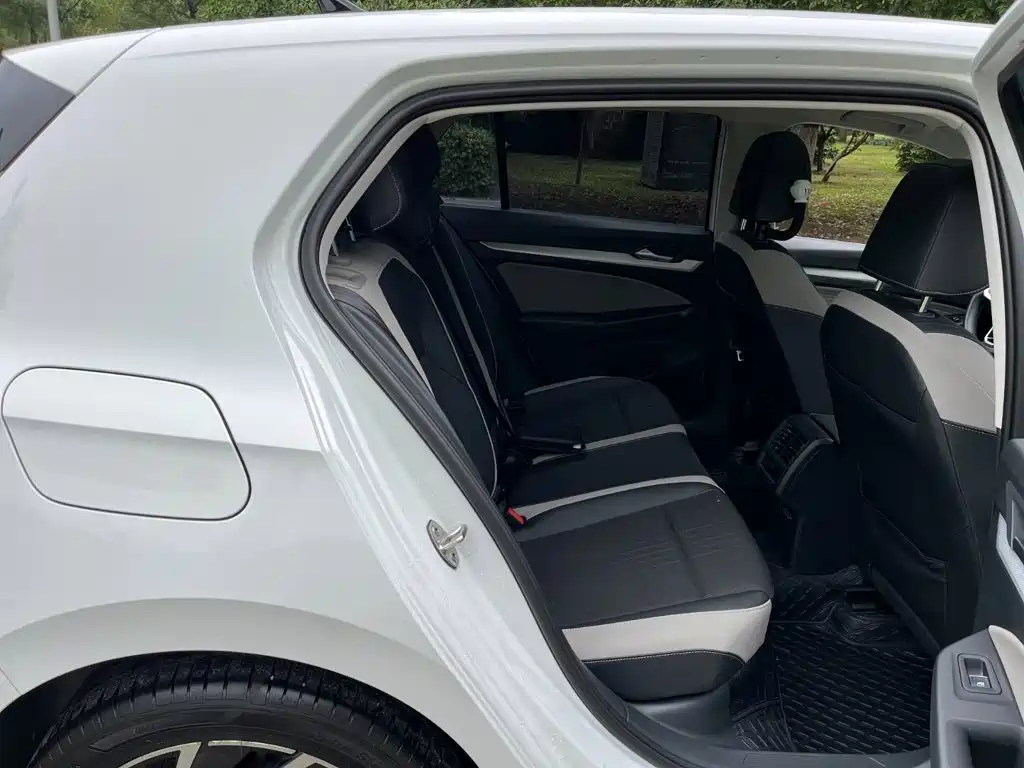 Volkswagen Golf — миниатюра 17