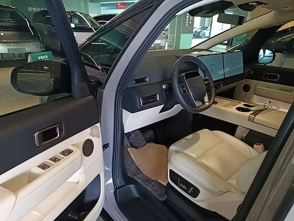 Li Auto Li MEGA — миниатюра 16